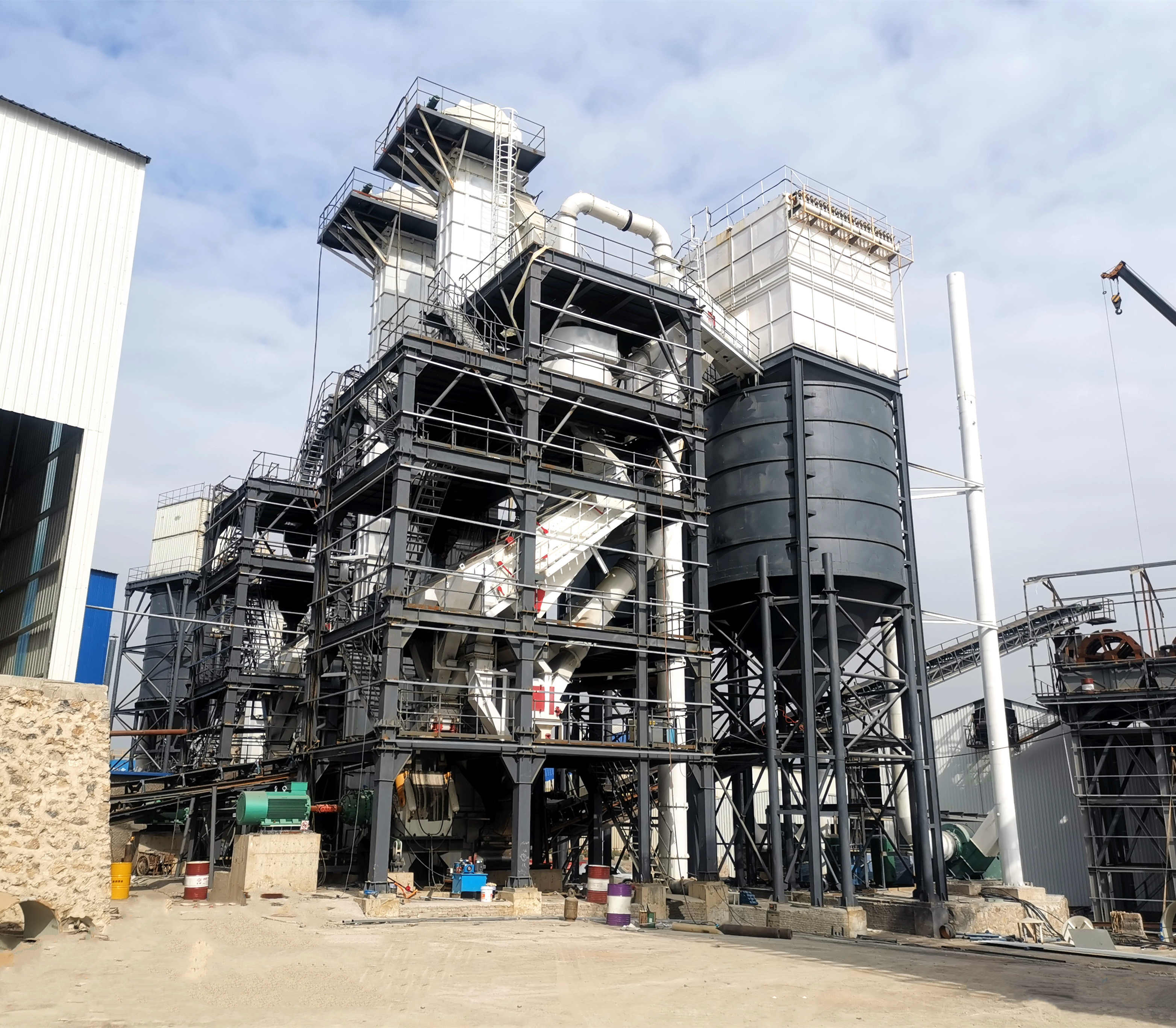 塔樓式制砂生產(chǎn)線（制砂樓），實(shí)現(xiàn)生產(chǎn)空間的最大化利用