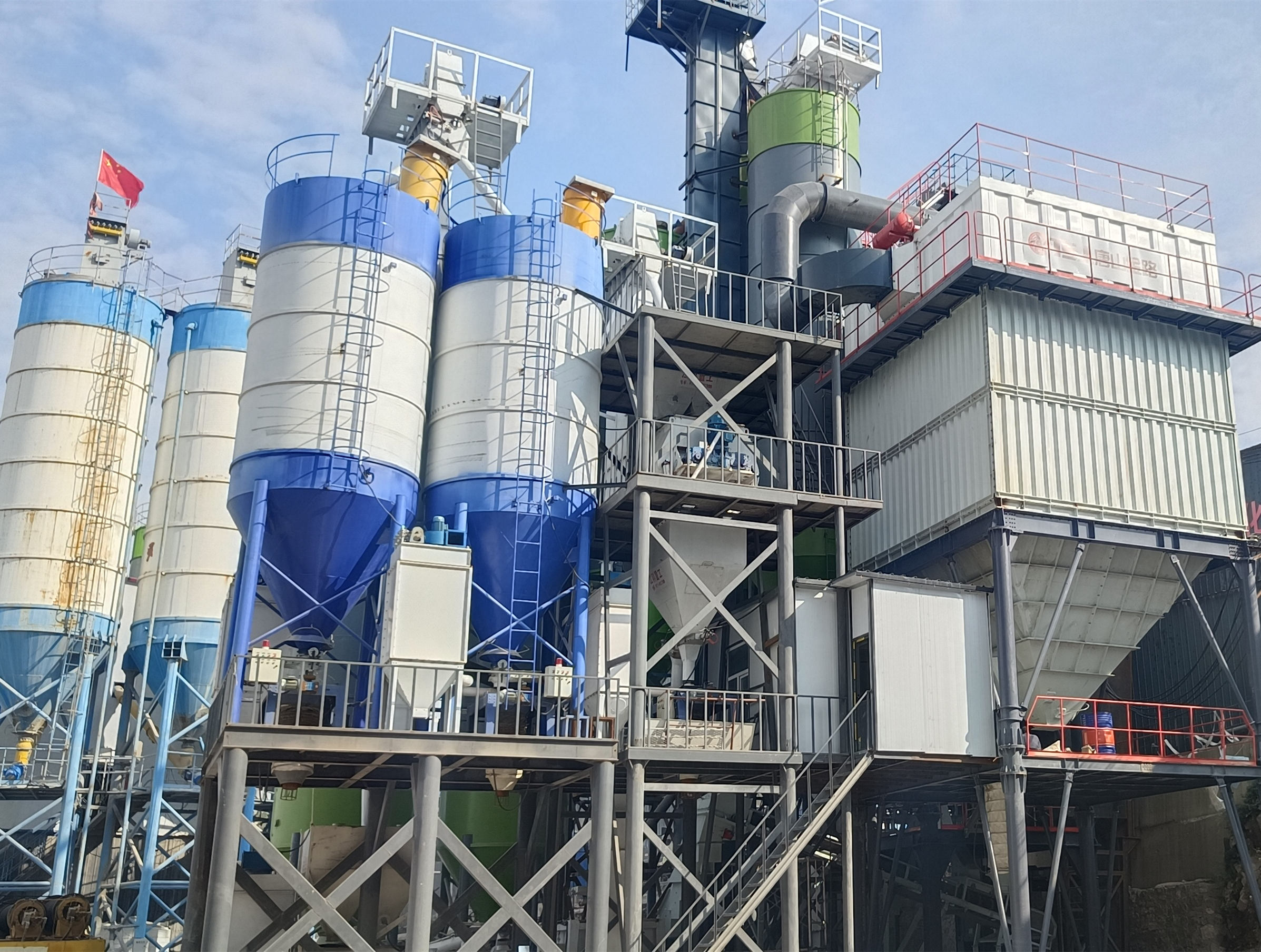 怎樣生產高品質機制砂？（干法制砂樓的工藝流程及優(yōu)點）