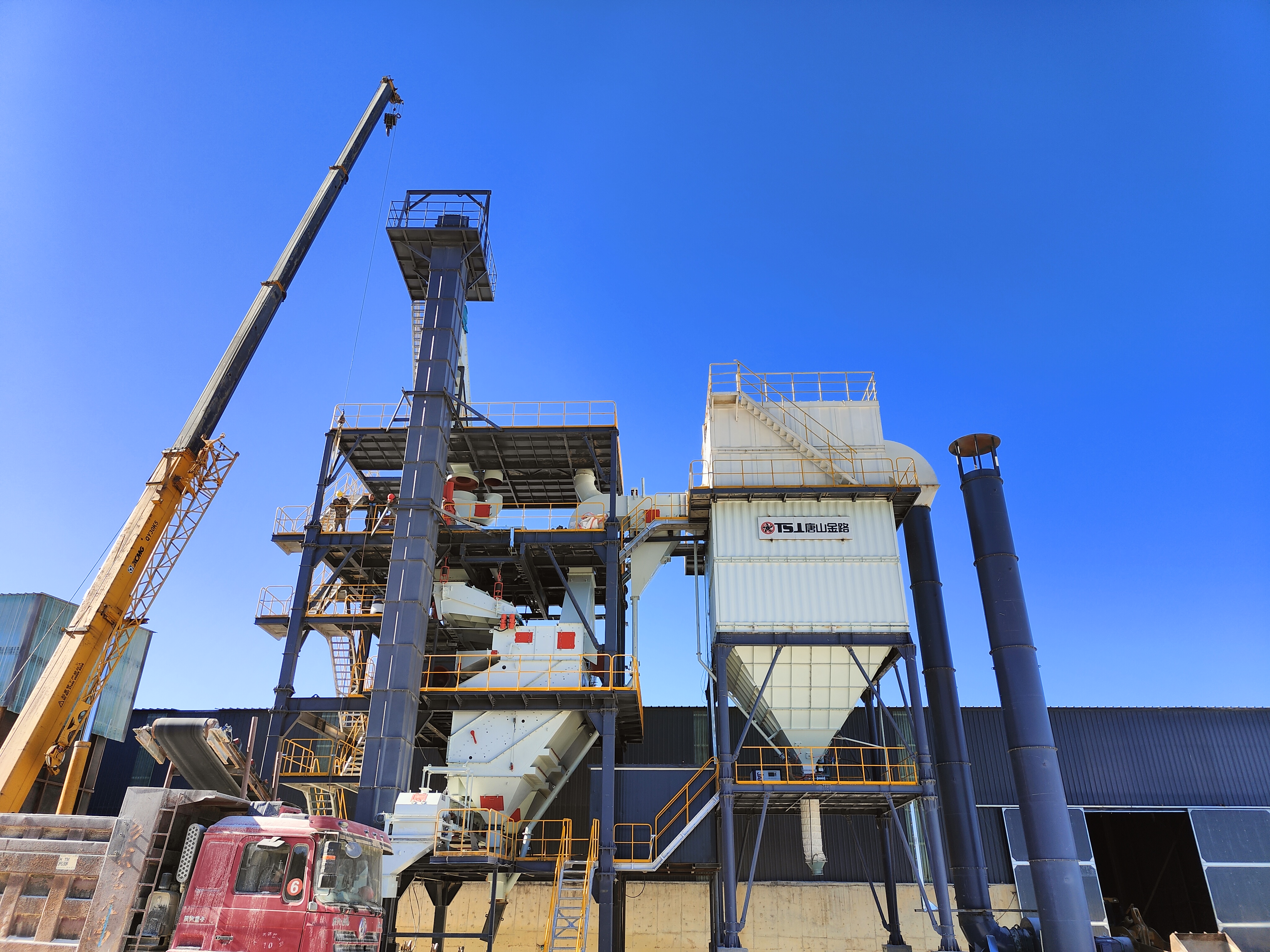 告別 “砂荒” 焦慮！揭秘制砂樓如何讓機(jī)制砂細(xì)度、含粉率 “指哪打哪”